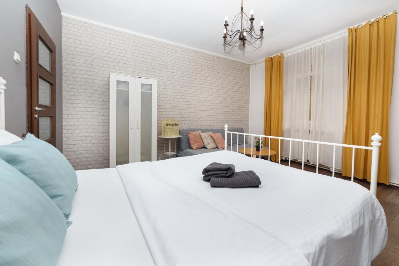 Color Apartments Franceza St Bucureşti Ngoại thất bức ảnh