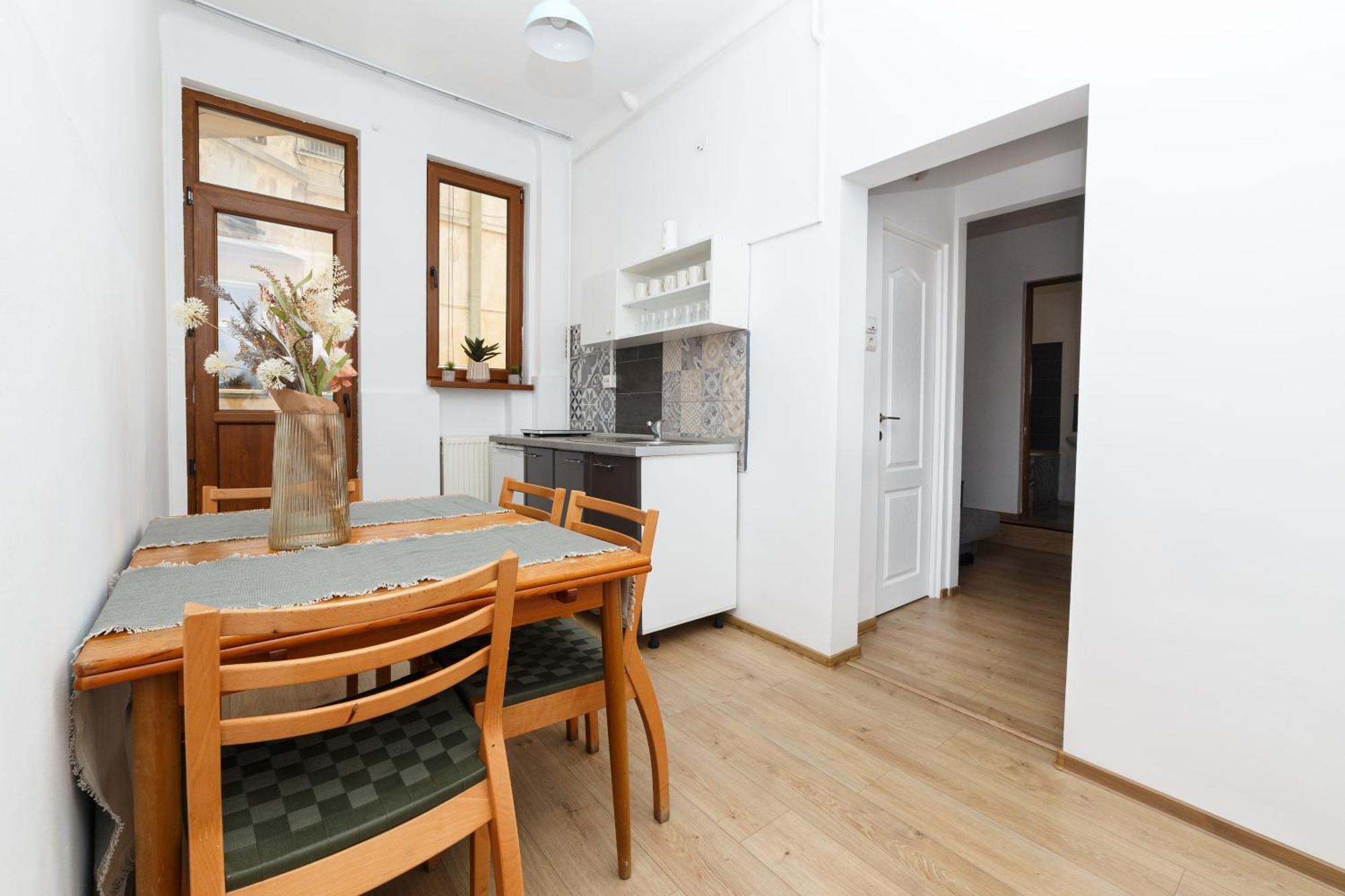 Color Apartments Franceza St Bucureşti Ngoại thất bức ảnh