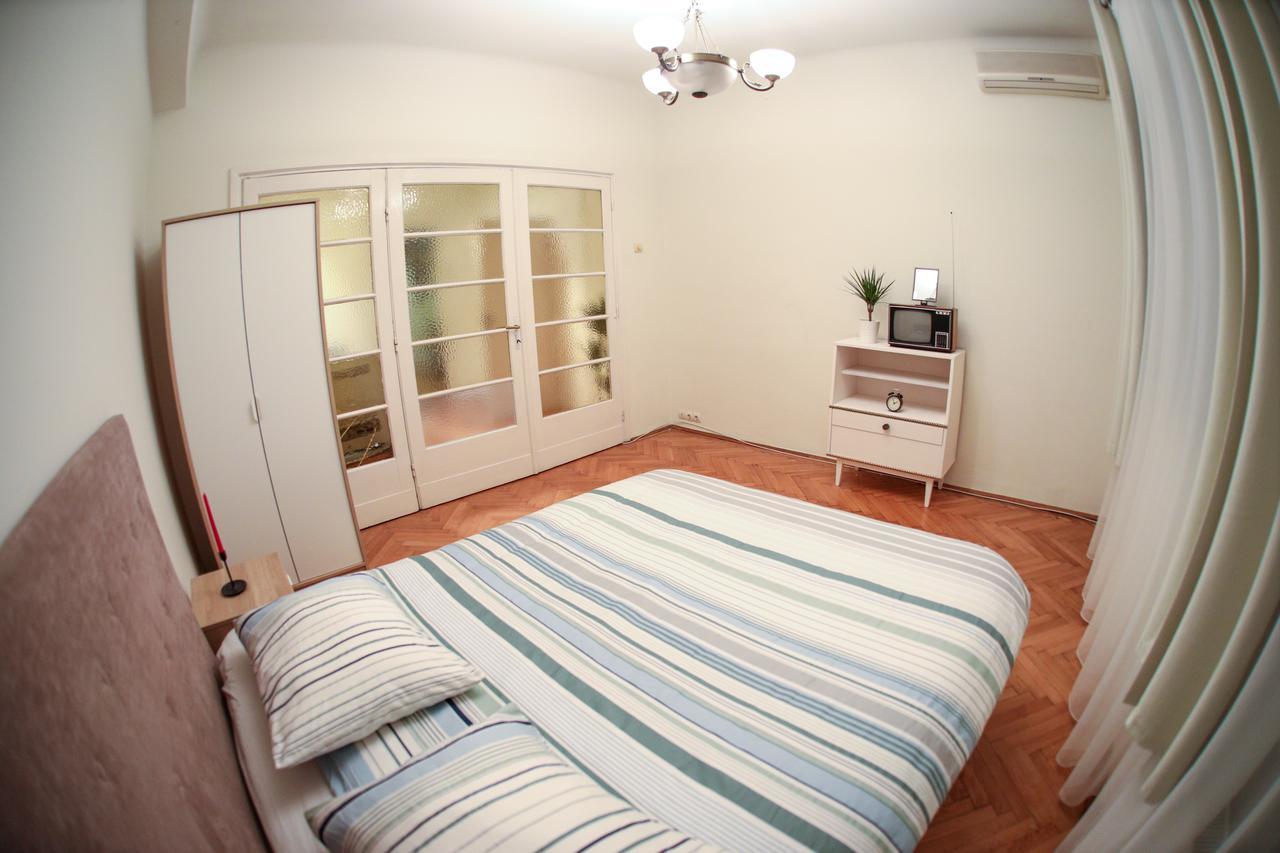 Color Apartments Franceza St Bucureşti Ngoại thất bức ảnh