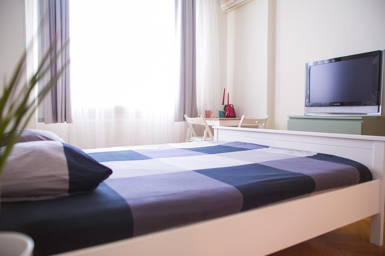 Color Apartments Franceza St Bucureşti Ngoại thất bức ảnh